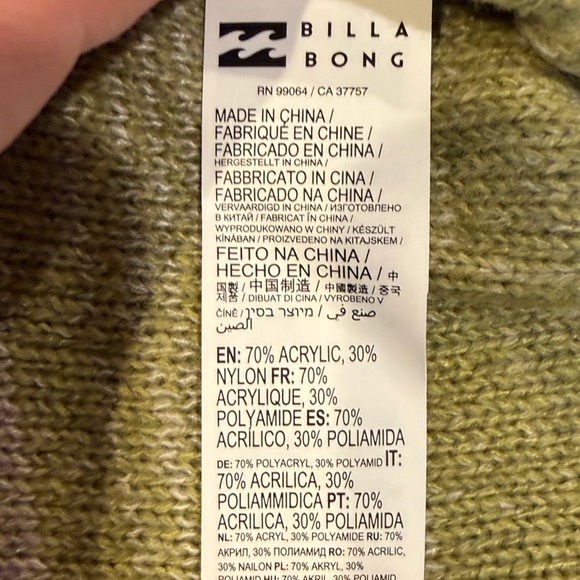 Billabong Women's Pink and Green Crew Neck Sweater - Picture 10 of 11